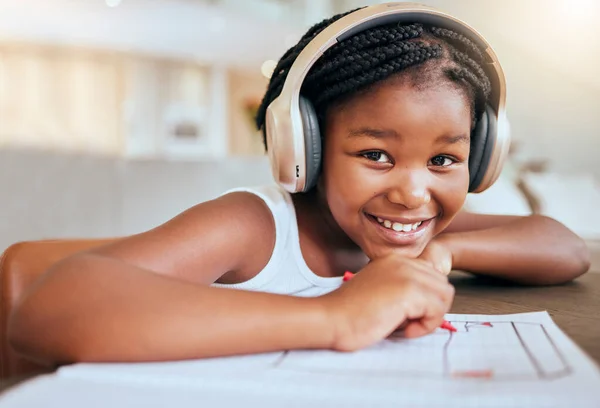 Online Education Headphones African Girl Portrait Writing Drawing Learning Home — Stock Photo, Image
