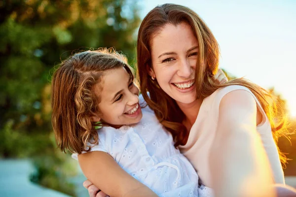 Żyć Kochać Śmiać Się Razem Portret Matki Córki Robiących Sobie — Zdjęcie stockowe