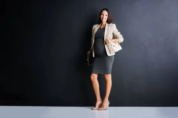 Success Modern Mom Studio Portrait Young Pregnant Businesswoman Standing Black — Stock Photo, Image