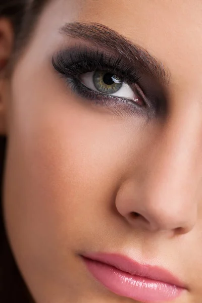 Aplicación Maquillaje Perfecta Retrato Belleza Una Joven Con Maquillaje Impecable — Foto de Stock