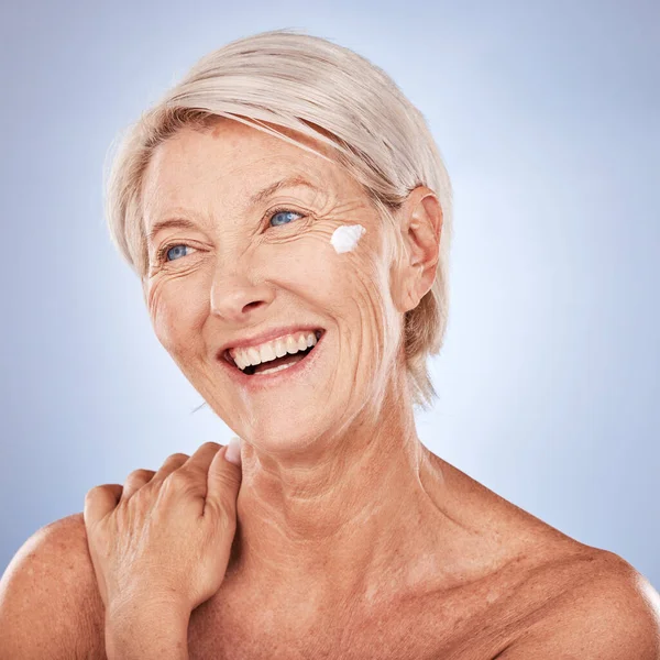 Arckrém Érett Bőrápoló Krém Fényvédő Smink Szépség Öregedés Elleni Bőrgyógyászat — Stock Fotó