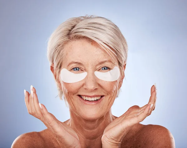 Skincare Ηλικιωμένη Γυναίκα Και Μπαλώματα Ματιών Για Καλλυντικά Ευεξία Και — Φωτογραφία Αρχείου