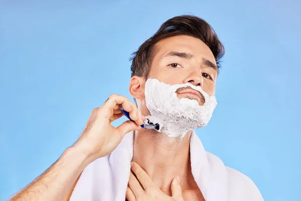 Retrato Barba Casa Banho Com Homem Modelo Barbear Rosto Estúdio — Fotografia de Stock