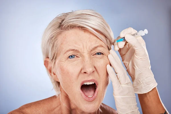 Botox Cirurgia Facial Mulher Idosa Com Dor Recebendo Injeção Cirurgia — Fotografia de Stock