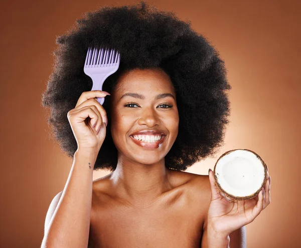 Haarverzorging Kam Portret Meisje Met Kokosnoot Voor Afro Haargroei Gezonde — Stockfoto