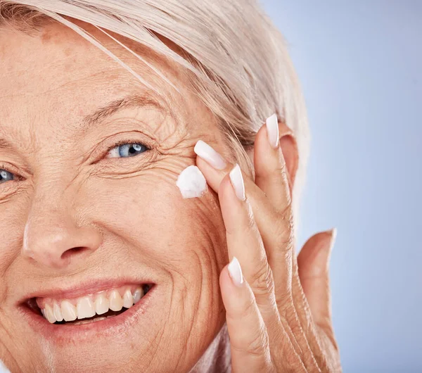 Senior Woman Portrait Face Cream Aging Lifting Wrinkle Care Wellness — Stock Photo, Image
