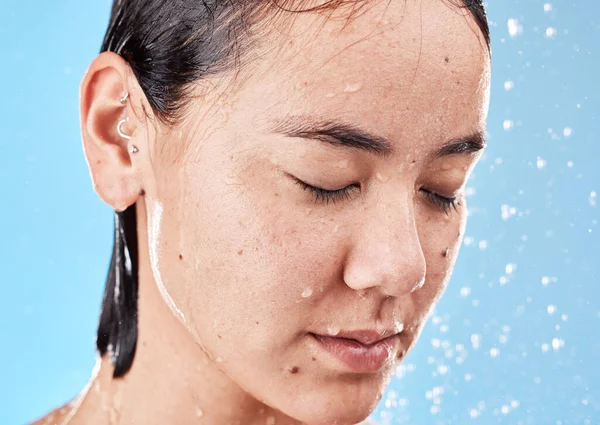 Dusche Frau Und Wasser Für Wellness Gesundheit Und Hygiene Für — Stockfoto