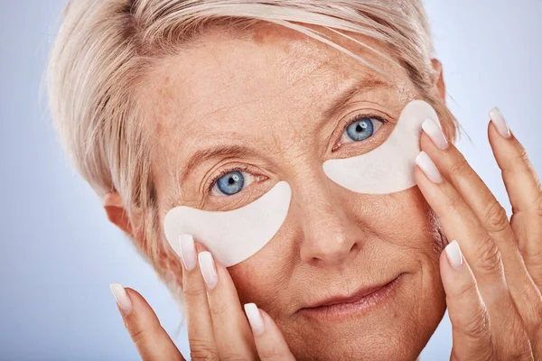 Skincare Potret Dan Wanita Senior Dengan Penutup Mata Wajah Untuk — Stok Foto