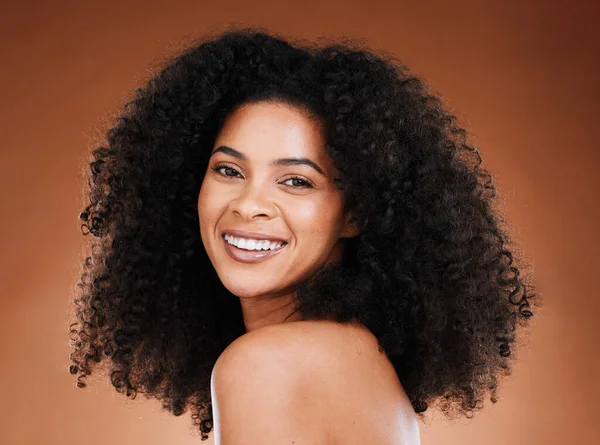 Black Woman Afro Beauty Smile Skincare Makeup Cosmetics Studio Background — Stock Photo, Image