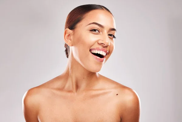 Mujer Feliz Cuidado Piel Belleza Maquillaje Natural Bienestar Facial Dermatología — Foto de Stock