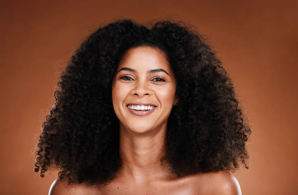 Natuurlijke Haarverzorging Zwarte Vrouw Studio Portret Voor Wellness Schoonheid Luxe — Stockfoto
