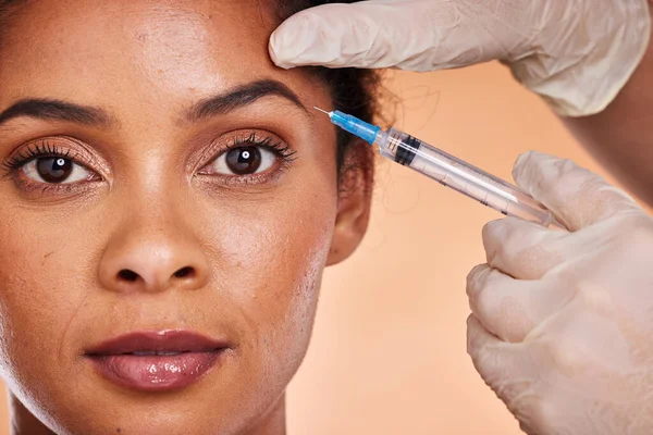 Mulher Negra Injeção Cosméticos Botox Beleza Estética Facial Colágeno Bem — Fotografia de Stock