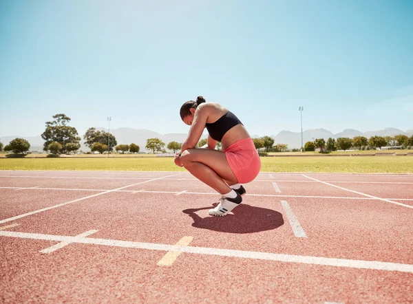 Yorgun Dinlenmiş Kadın Sporcu Spor Koşudan Sonra Açık Hava Sporu — Stok fotoğraf
