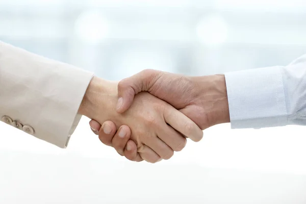 Construir Relações Comerciais Fortes Vista Cortada Dois Empresários Apertando Mãos — Fotografia de Stock