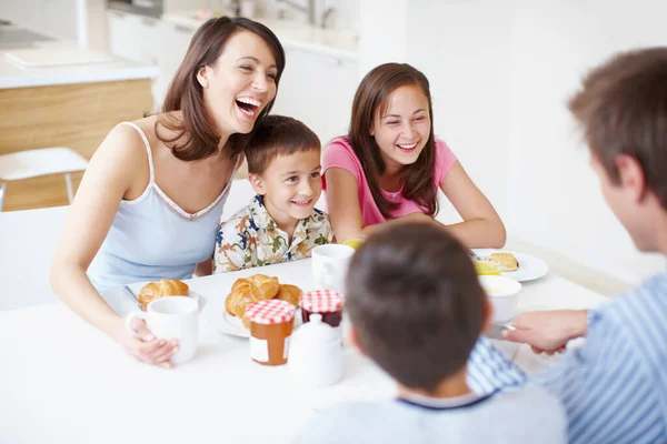 Laughter Love Loving Family Enjoying Each Others Company Breakfast Table — Stock Photo, Image