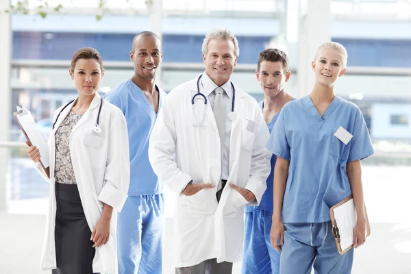 Zdravotničtí Pracovníci Kterým Můžete Věřit Tým Lékařů Stojí Při Sobě — Stock fotografie