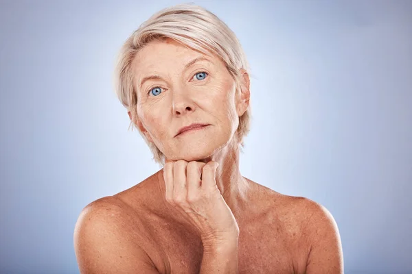 Wanita Senior Perawatan Kulit Dan Kecantikan Dengan Potret Wajah Kesehatan — Stok Foto