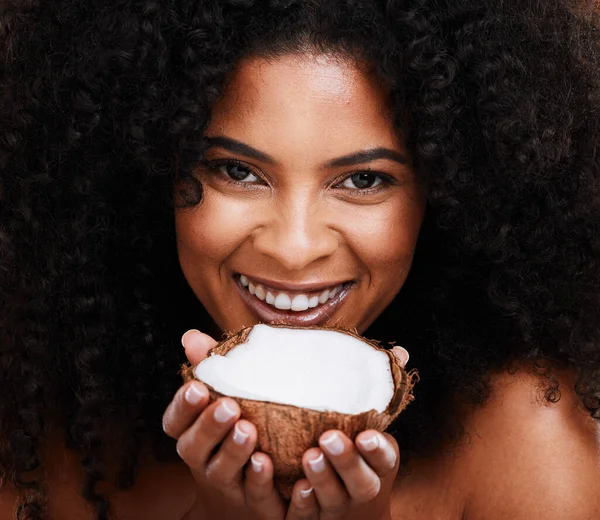 Schoonheid Portret Vrouw Met Kokosnoot Voor Biologische Huidverzorging Lichaamsverzorging Een — Stockfoto