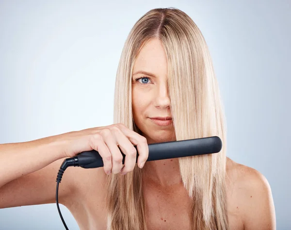 Péče Vlasy Portrét Tvář Ženy Vlasy Rovnátka Pro Luxusní Styl — Stock fotografie