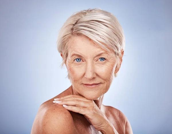 Potret Wajah Kulit Atau Wanita Senior Untuk Kecantikan Riasan Alami — Stok Foto