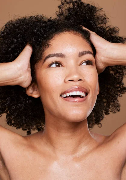 Zwarte Vrouw Schoonheid Gezichtshuid Wellness Haarverzorging Met Make Gloed Cosmetica — Stockfoto