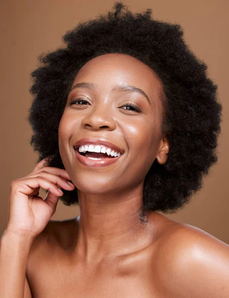 Beleza Cuidados Com Pele Retrato Menina Africana Feliz Com Rotina — Fotografia de Stock