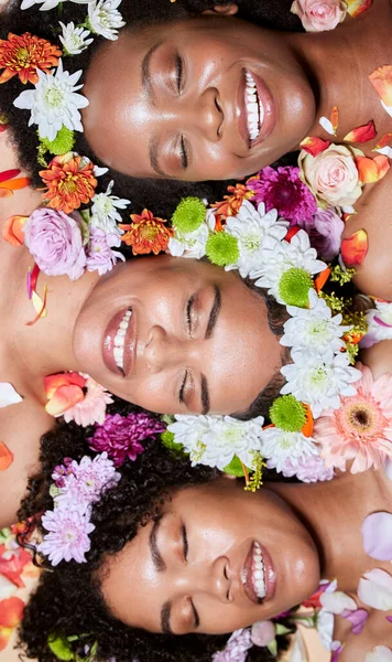 Mujeres Negras Flores Cuidado Piel Bienestar Diversidad Cosmética Salud Facial — Foto de Stock