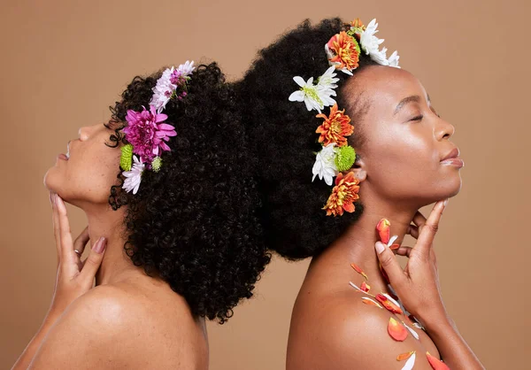 Bloem Huidverzorging Schoonheid Zwarte Vrouw Wellness Gezondheid Voor Cosmetica Plantaardige — Stockfoto