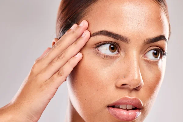 Black Woman Model Nose Ring Skincare Face Facial Beauty Wellness — Stock Photo, Image