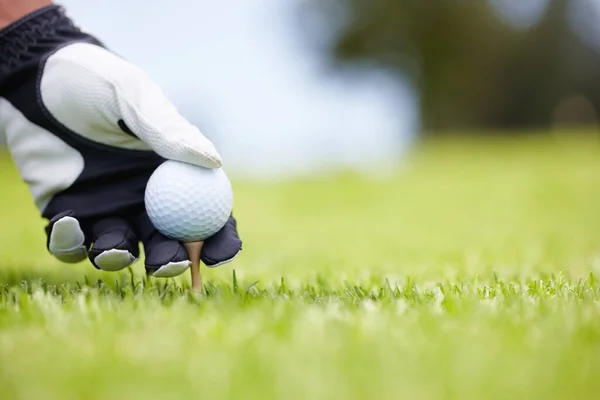 Hadi Işi Halledelim Bir Golfçünün Golf Sahasına Atış Yapmaya Hazırlanırken — Stok fotoğraf
