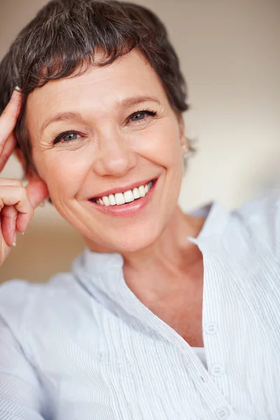 Bizneswoman Uśmiechem Twarzy Portret Szczęśliwej Dojrzałej Kobiety Biznesu Uśmiechającej Się — Zdjęcie stockowe