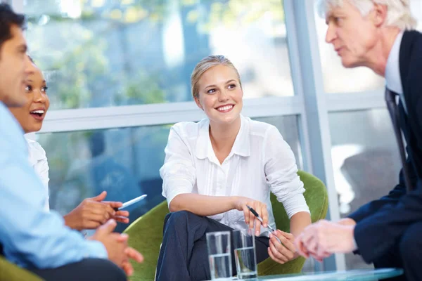 Bisnis Orang Memiliki Diskusi Bahagia Portrait Successful Business People Having — Stok Foto
