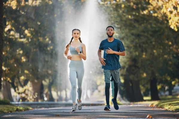 Пара Біжить Фітнес Біжить Парку Фізичних Вправ Кардіо Тренувань Відкритому — стокове фото
