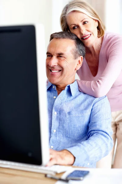 Loving Mature Couple Man Working Computer Portrait Loving Mature Couple — Stock Photo, Image