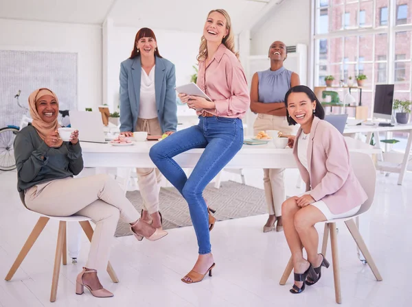 Diversidade Trabalho Equipe Mulheres Negócios Reunião Startup Colaboração Retrato Agência — Fotografia de Stock