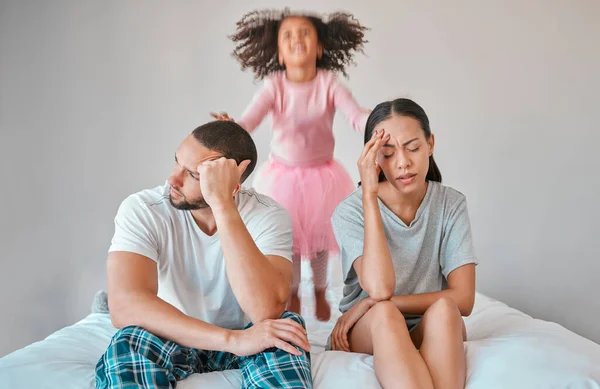 Stress Divorce Couple Avec Enfant Sur Lit Avec Ses Parents — Photo
