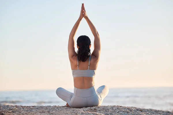 Yoga Exercice Méditation Plage Avec Une Femme Position Prière Pour — Photo