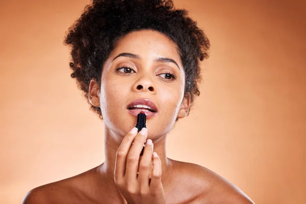 Lipstick Zwarte Vrouw Cosmetica Voor Gladde Gloeiende Huidverzorgingsproducten Met Een — Stockfoto