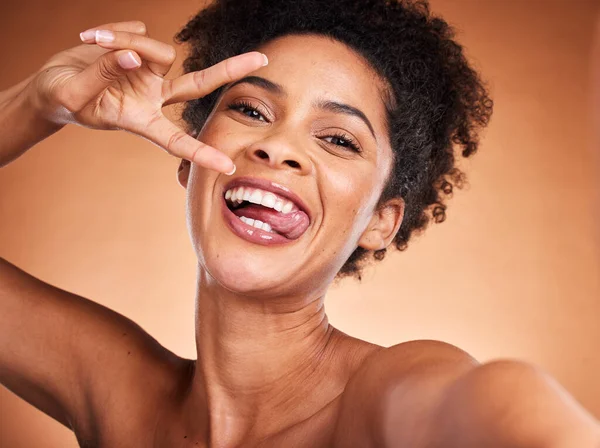Selfie Belleza Retrato Mujer Negra Con Signo Paz Para Cuidado — Foto de Stock