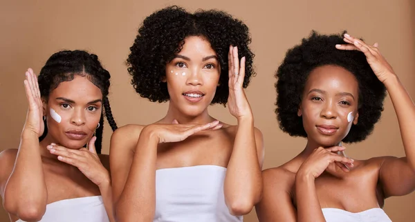 Mulheres Negras Creme Cuidados Com Pele Rosto Quadro Grupo Beleza — Fotografia de Stock