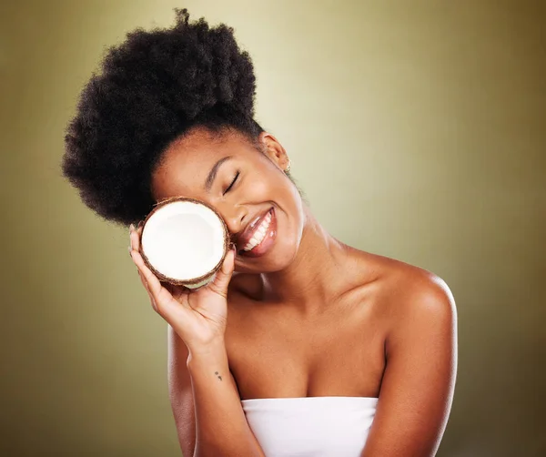 Zwarte Vrouw Kokosnoot Schoonheid Studio Voor Huidverzorging Gezondheid Welzijn Door — Stockfoto