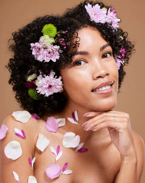 Schoonheid Kunst Zwarte Vrouw Met Bloemen Het Haar Portret Met — Stockfoto