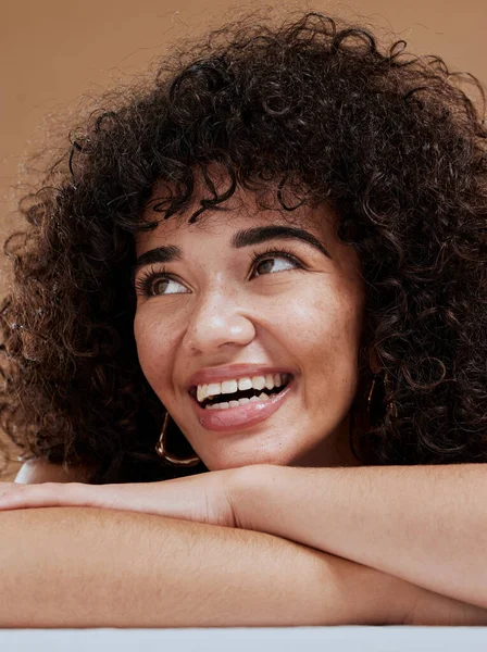 Belleza Cuidado Piel Retrato Mujer Negra Feliz Con Sonrisa Cara —  Fotos de Stock