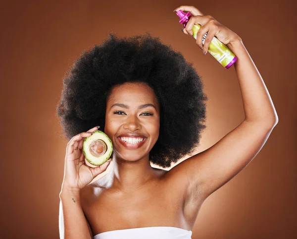Zwarte Vrouw Haarverzorging Spray Met Avocado Afro Glow Verzorging Glimlach — Stockfoto