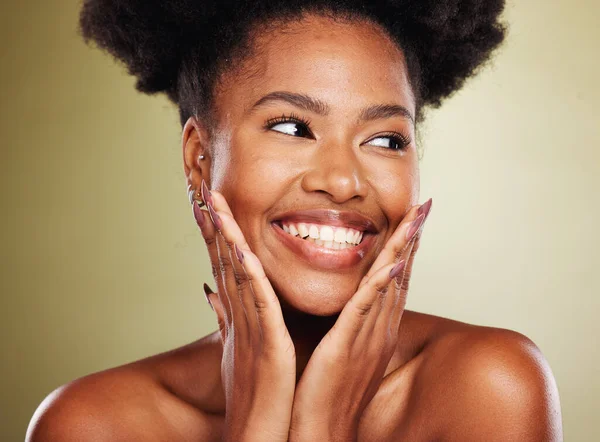 Belleza Facial Cuidado Piel Mujer Negra Estudio Sobre Fondo Verde —  Fotos de Stock
