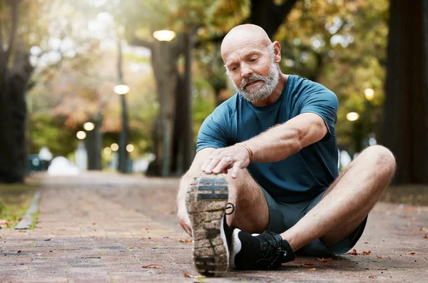 Fitness Exercise Senior Man Stretching Legs Outdoor Park Energy Health — Stock Photo, Image