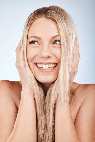 Pielęgnacja Włosów Kobieta Szczęśliwy Dla Piękna Kosmetyki Blask Uśmiechem Szarym — Zdjęcie stockowe