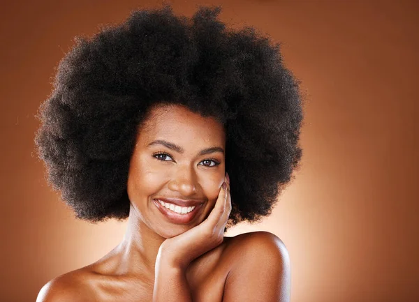Beauty Portret Van Zwarte Vrouw Met Huidverzorging Haarverzorging Tevreden Met — Stockfoto