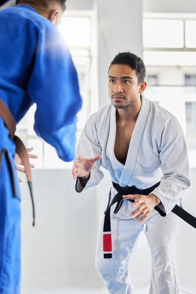 Män Kampsport Och Karate Utbildning Dojo För Att Träna Kampskicklighet — Stockfoto