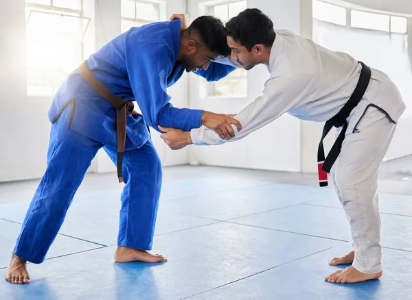 Karate Vechtsport Mannen Vechten Dojo Voor Sport Gezondheid Met Discipline — Stockfoto
